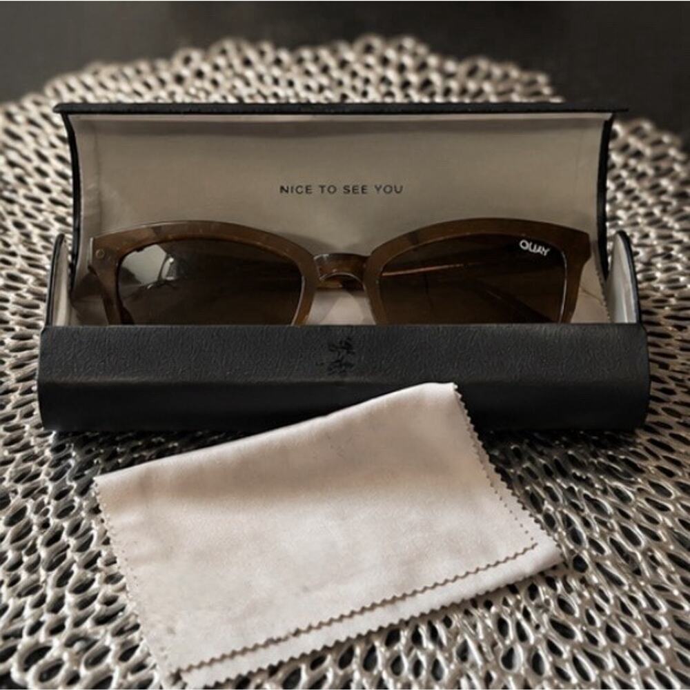 QUAY Australia Super Girl Cat Eye Sunglasses Brown Taupe Gradient Lenses w/ Case